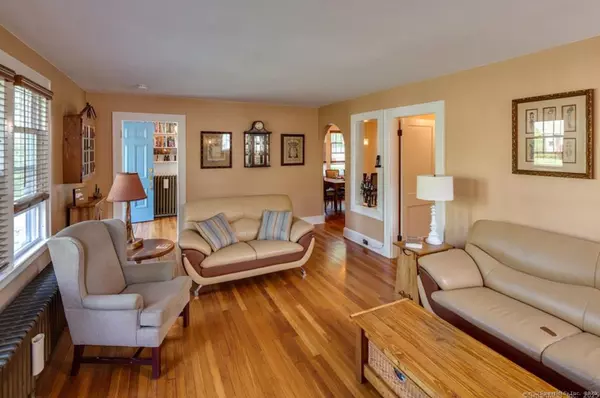 Middlebury, CT 06762,32 Yale Avenue