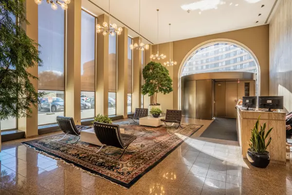 Hartford, CT 06103,1 Gold Street #APT 12G