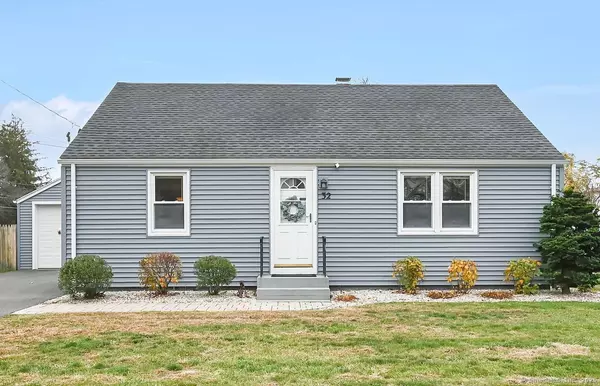 32 School Street, Windsor Locks, CT 06096