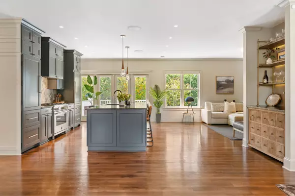 Stamford, CT 06902,75 Saddle Rock Road