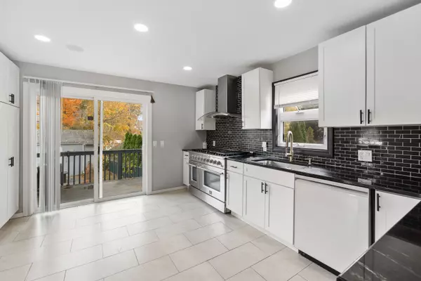 West Haven, CT 06516,481 Savin Avenue