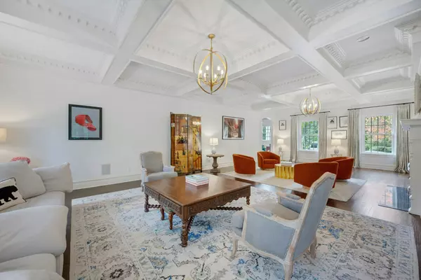 Greenwich, CT 06831,33 Highland Farm Road