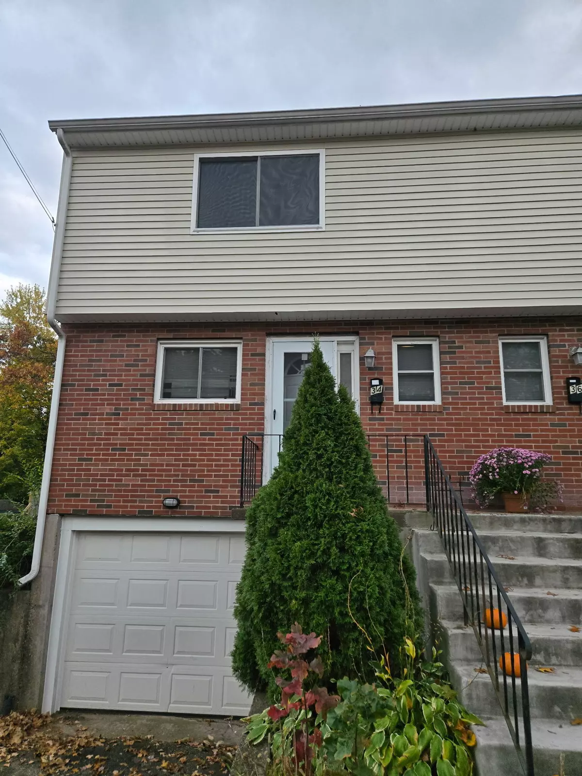 Manchester, CT 06042,34 Irving Street