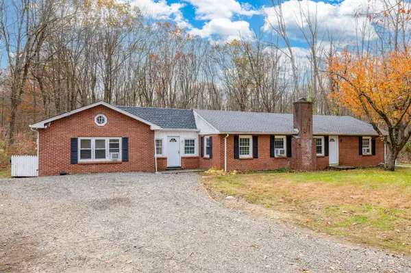 Mansfield, CT 06268,9 Storrs Heights Road