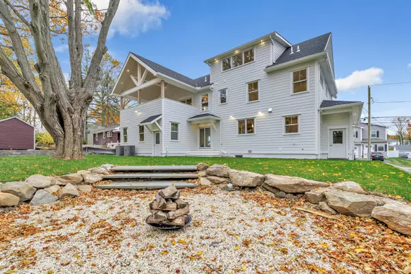 Fairfield, CT 06824,309 Hunyadi Avenue