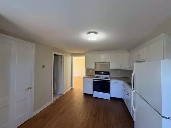 Branford, CT 06405,59 Montowese Street #3rd fl