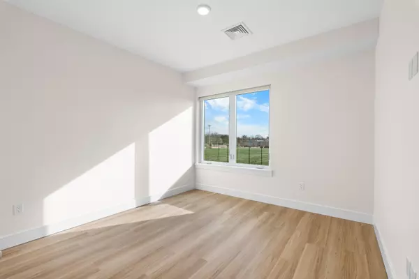 Fairfield, CT 06825,5545 Park Avenue #108