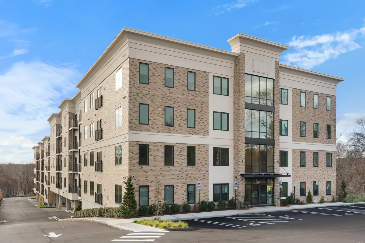 Fairfield, CT 06825,5545 Park Avenue #221