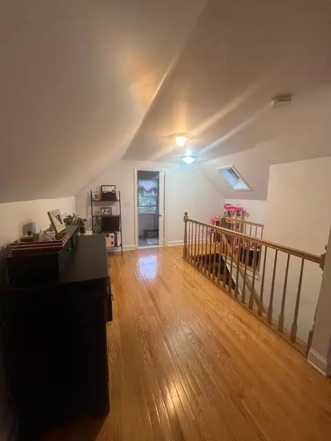 Fairfield, CT 06824,9 South Pine Creek Court