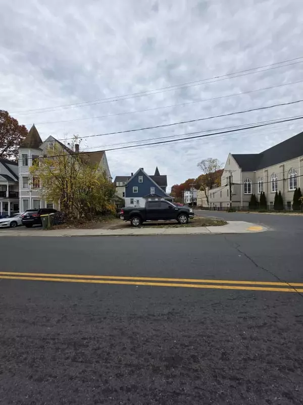 Waterbury, CT 06710,271 Willow Street