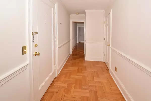 West Hartford, CT 06119,30 Outlook Avenue #APT 205