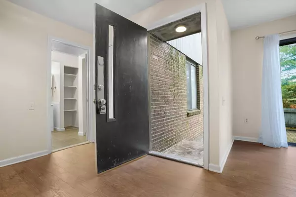 Ridgefield, CT 06877,8 Quarry Corner #8