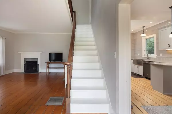 Salisbury, CT 06068,14 Library Street #A