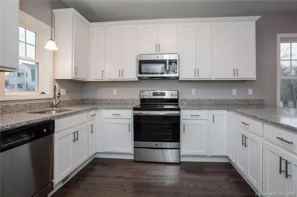 West Hartford, CT 06119,35 Ringgold Street #206