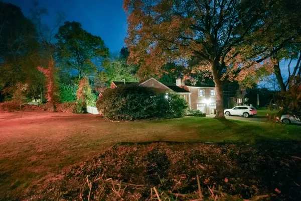 Stamford, CT 06902,124 Wyndover Lane