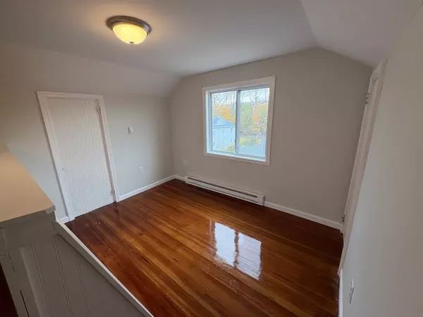 Bristol, CT 06010,96 Chestnut Street #4