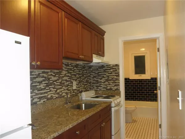 Bridgeport, CT 06610,76 Palisade Avenue #B3