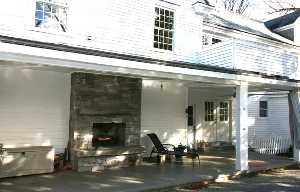 Bristol, CT 06010,5 Oakland Street