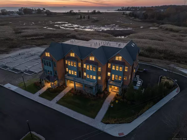 Guilford, CT 06437,405 Whitfield Street #2