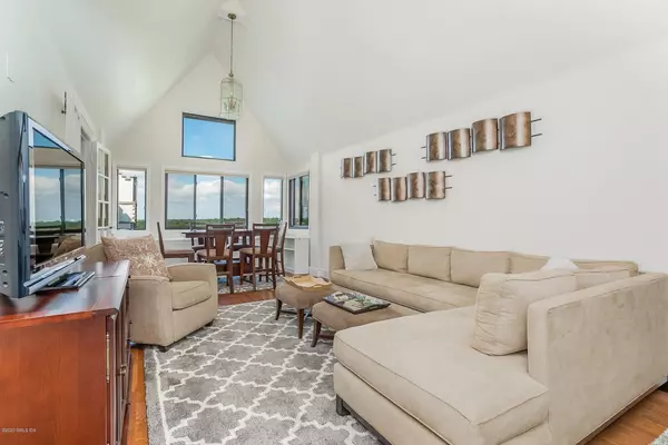 Greenwich, CT 06830,47 Lafayette Place #APT 6J