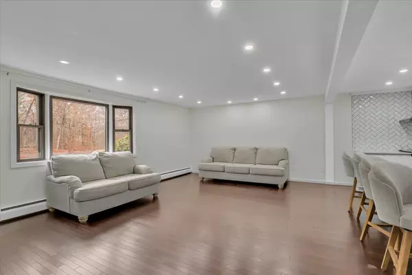 East Hartford, CT 06118,252 Woodmont Drive