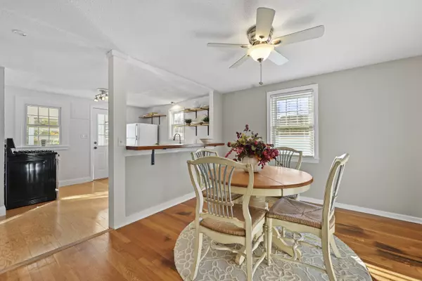 West Hartford, CT 06119,50 Acadia Street