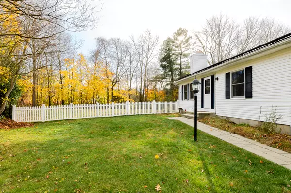 39 Willow Court, Clinton, CT 06413