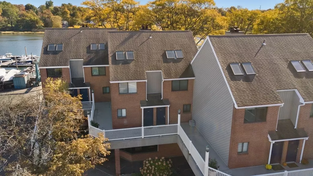 Greenwich, CT 06807,7 River Road #306