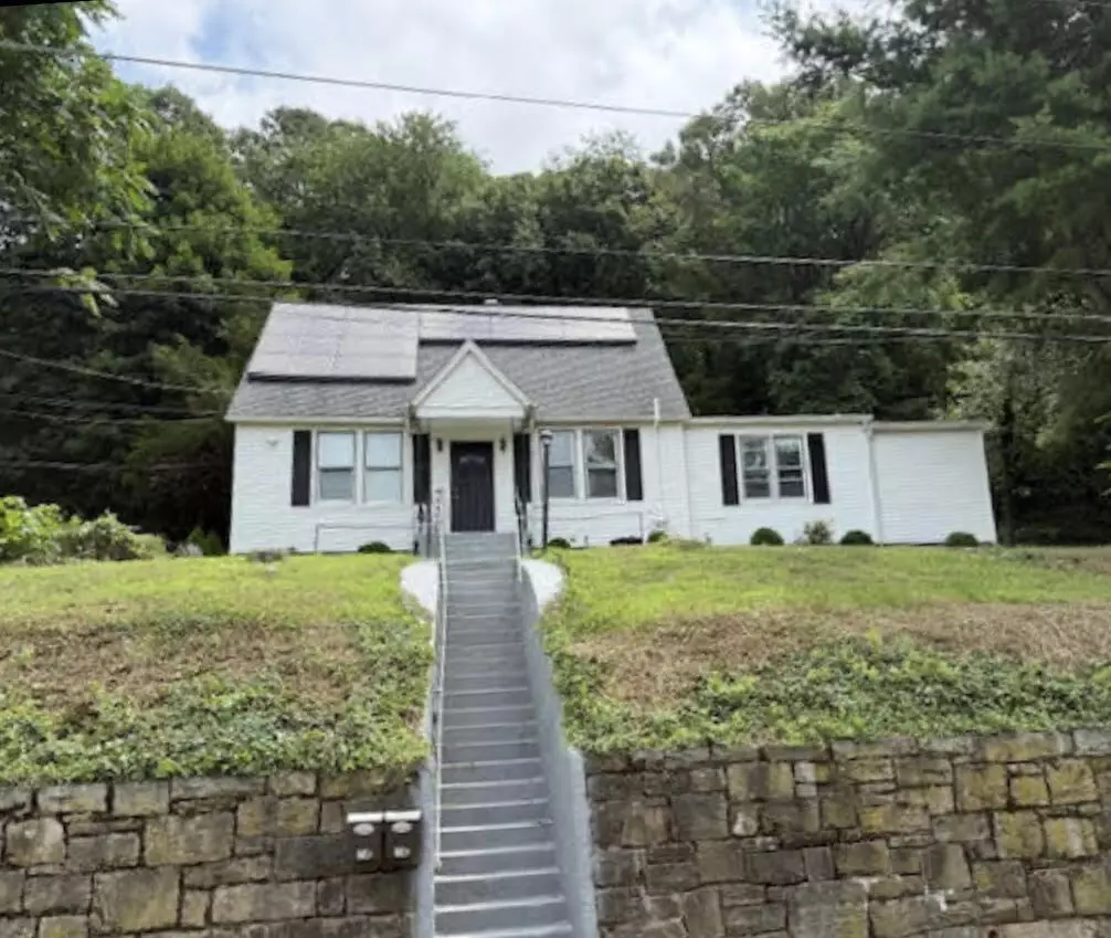 Derby, CT 06418,74 Mount Pleasant Street #1