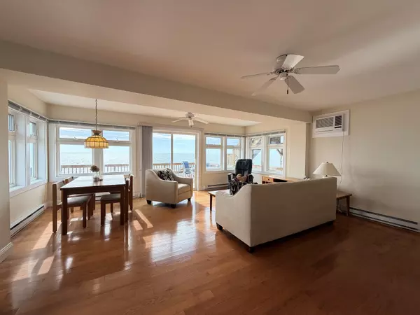 East Haven, CT 06512,2 Cambridge Court