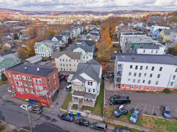 Waterbury, CT 06706,127 Lounsbury Street