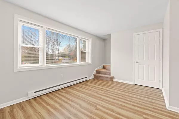 Essex, CT 06442,20 Comstock Avenue #APT 4C