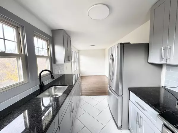 162 High Street #2nd floor, Naugatuck, CT 06770