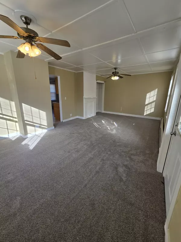 Norwich, CT 06380,12 South A Street