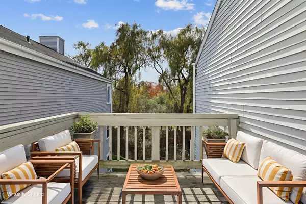 Danbury, CT 06811,55 Mill Plain Road #32-17