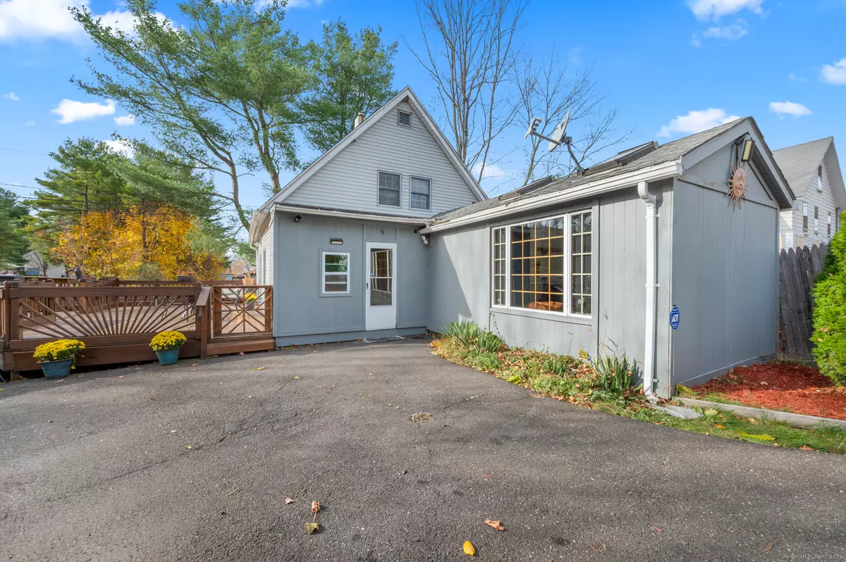 Manchester, CT 06040,9 Cook Street