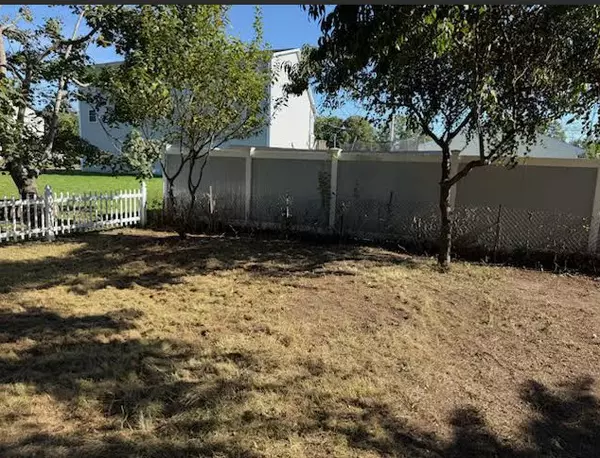 Stratford, CT 06615,28 Frash Street