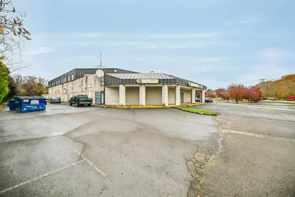 East Haven, CT 06513,697 Foxon Road