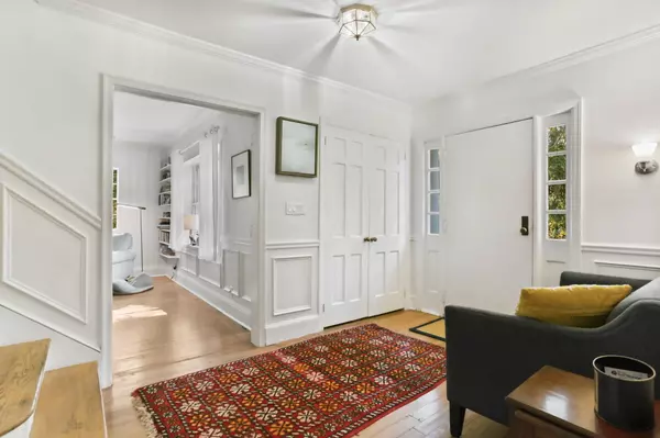 Darien, CT 06820,9 Edgehill Drive