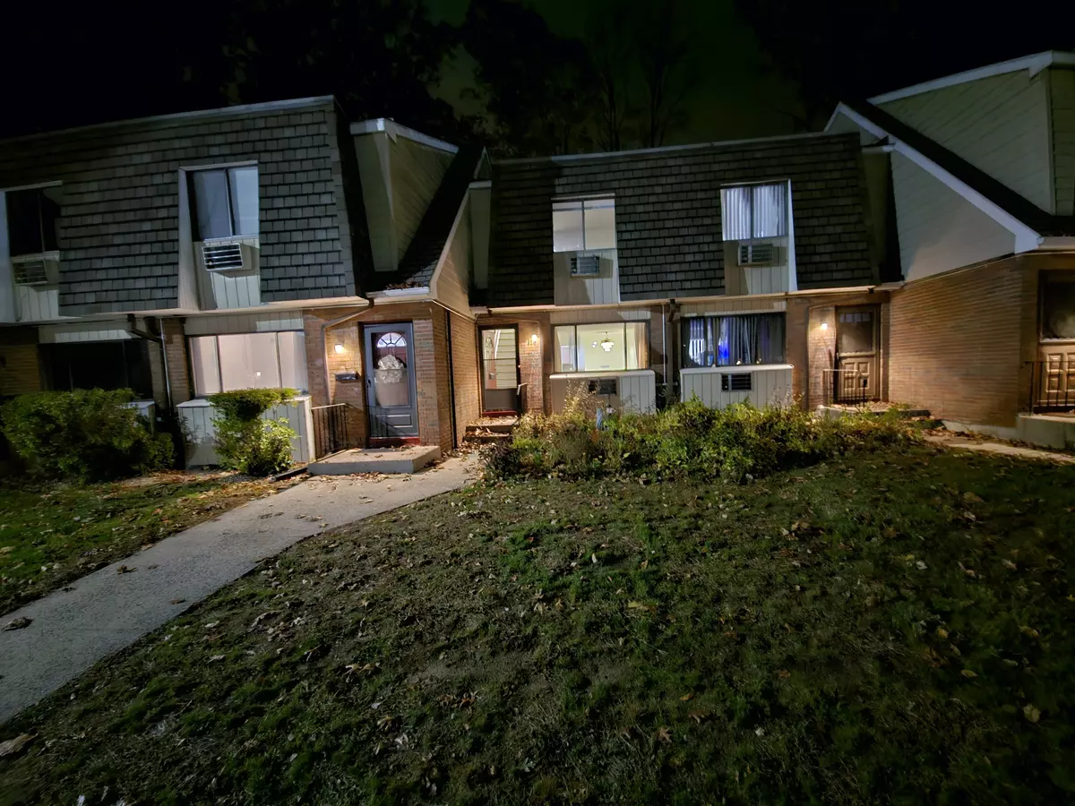 Windsor, CT 06095,114 High Path Road #114