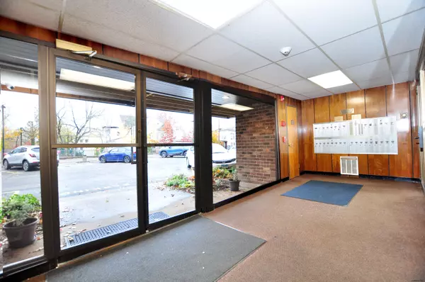 New Britain, CT 06052,45 Park Place #APT 205