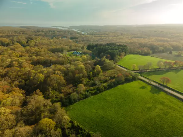 Stonington, CT 06379,106 South Anguilla Road