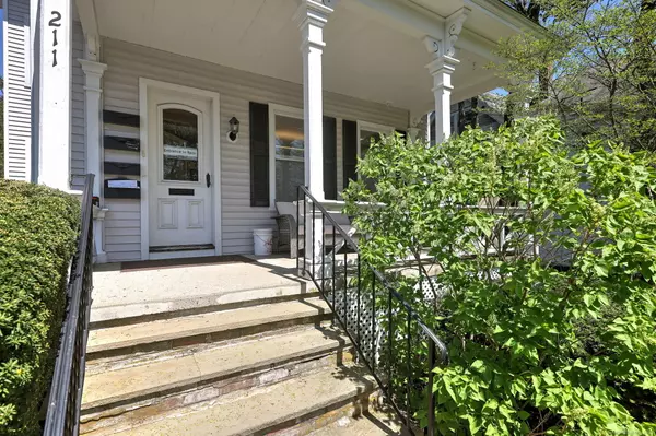 Branford, CT 06405,211 Montowese Street