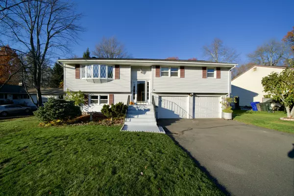 18 Old Musket Drive, Newington, CT 06111