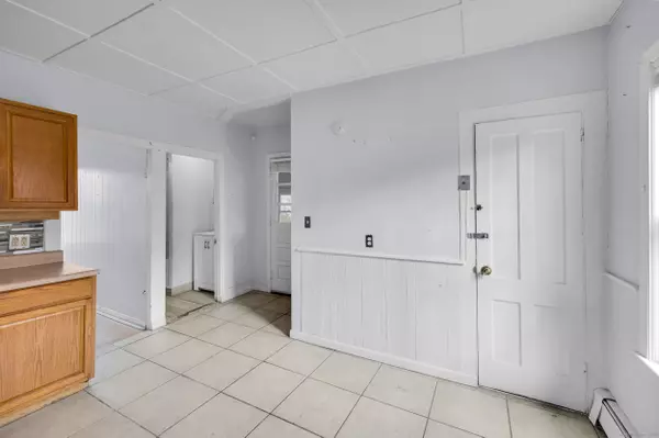 New Britain, CT 06051,223 Lawlor Street #2