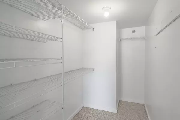 Stamford, CT 06901,127 Greyrock Place #603