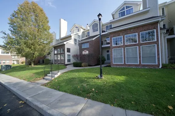 Middletown, CT 06457,130 Carriage Crossing Lane #130