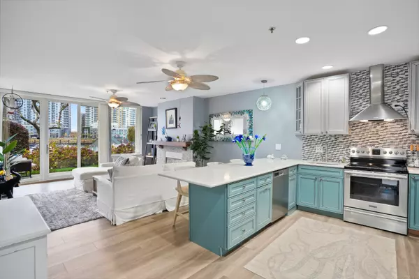 Stamford, CT 06902,98 Southfield Avenue ##101