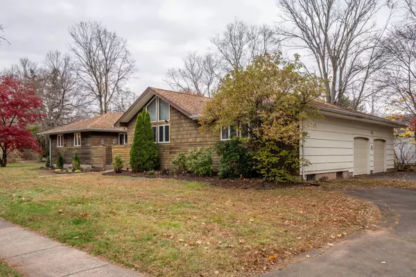 West Hartford, CT 06117,148 King Philip Drive