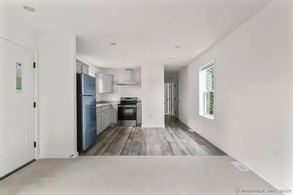 Newtown, CT 06470,55 Sugar Street #20